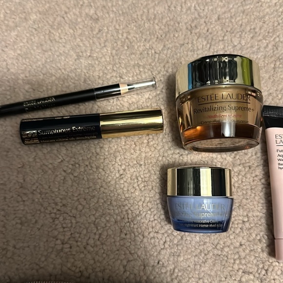 NEW Estee Lauder Skincare Set With Plaid Makeup Bag - Picture 3 of 3